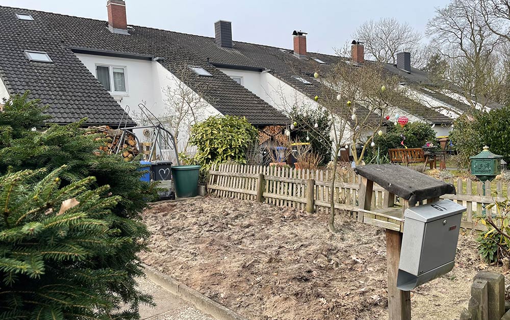 Abstandsregelungen im Reihenhausgarten erlauben nur kleine Gehölze